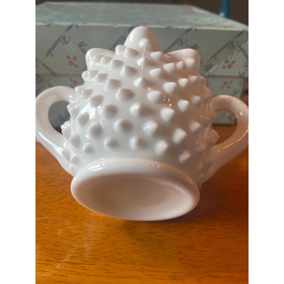 Vintage Fenton Hobnail Milk Glass Sugar Bowl Dish - Picture 3 of 3
